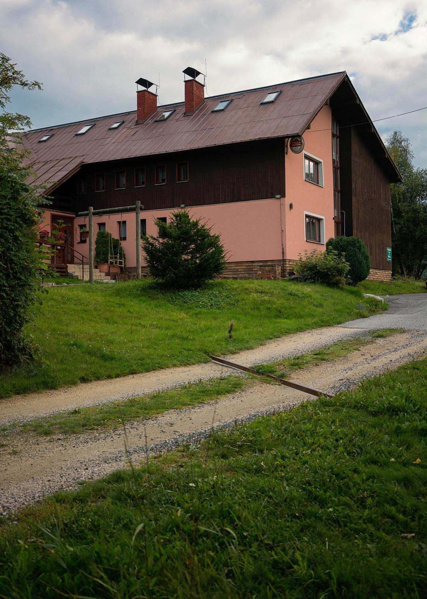 Hacienda Cert Kořenov Buitenkant foto