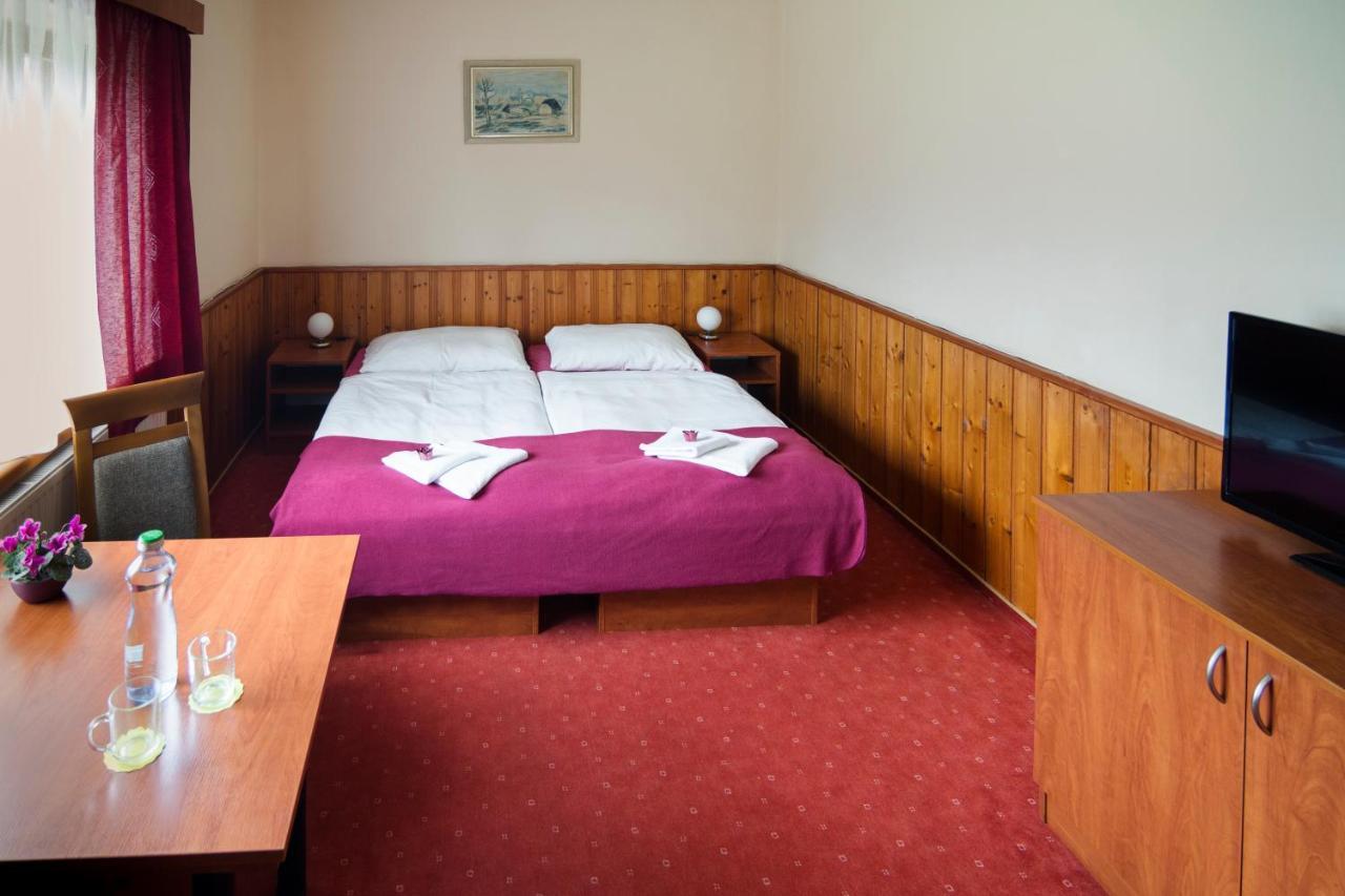 Hacienda Cert Kořenov Buitenkant foto
