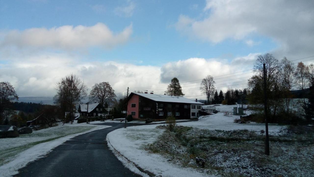 Hacienda Cert Kořenov Buitenkant foto